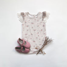 Load image into Gallery viewer, Love Henry Knit Onesie Baby Girls Knit Romper - Vintage Daisies
